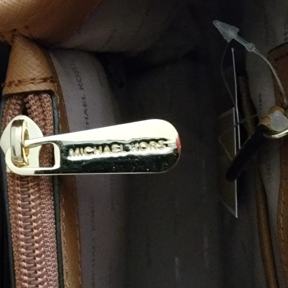 Michael Kors Jet Set travel tote bag - Picture 14 of 15